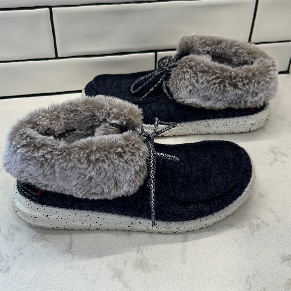 HEYDUDE Britt Slip-On Bootie - Women's Navy 7